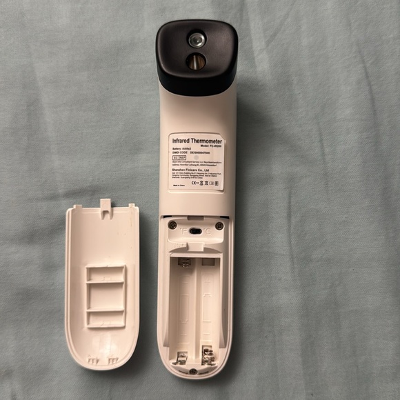 Non-Contact
Thermometer No Touch Infrared Forehead. Model: FC-IR200. Pre-owned - Picture 5 of 5